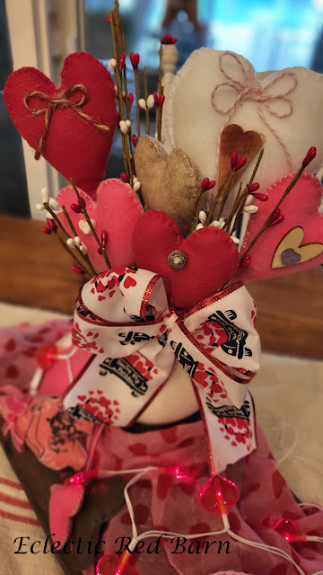 Valentine Centerpiece. Share NOW. #valentine; #decor; #decorations; #hearts;#eclecticredbarn